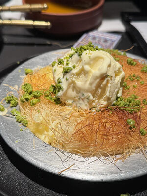 Pasta Kunafa. Fabbrica cinese standard UE, fast food e takeaway adattati, fornitura in blocco.