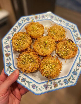 Pasta Kunafa. Fabbrica cinese standard UE, fast food e takeaway adattati, fornitura in blocco.