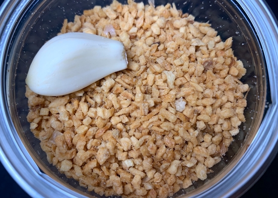 Fried Peeled Garlic Cloves